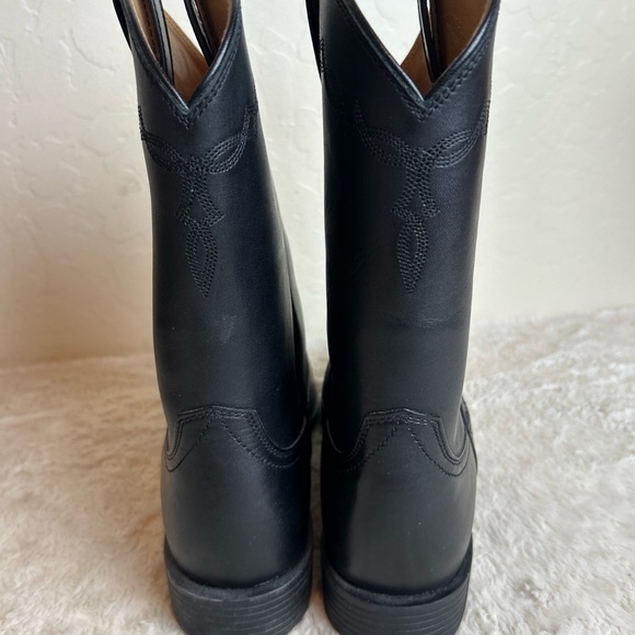 Ariat Black Leather Boots Heritage Roper Style 35501 Sz Men’s 11.5 D Cowboy NEW - Picture 4 of 9